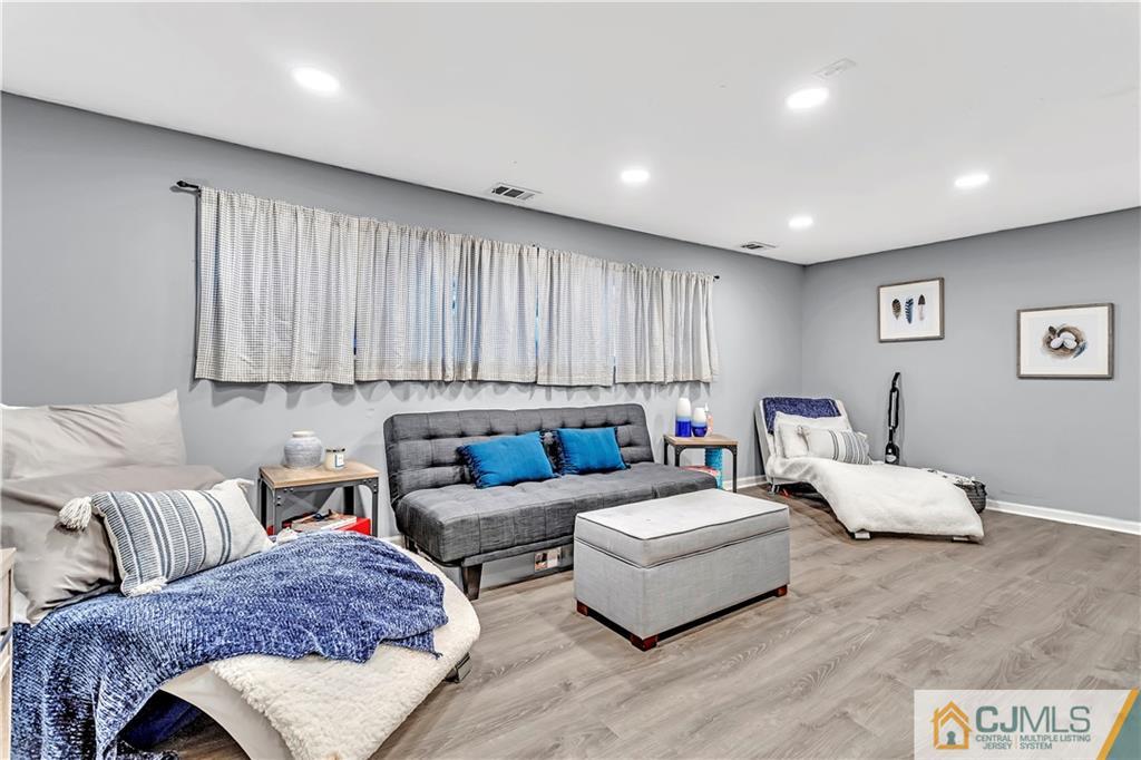 10 Harmon Road Edison, NJ 08837 - Photo 22 of 35