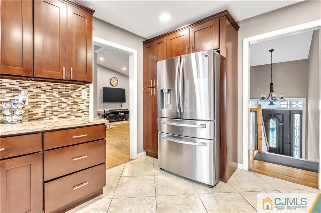 10 Harmon Road Edison, NJ 08837 - Photo 5 of 35