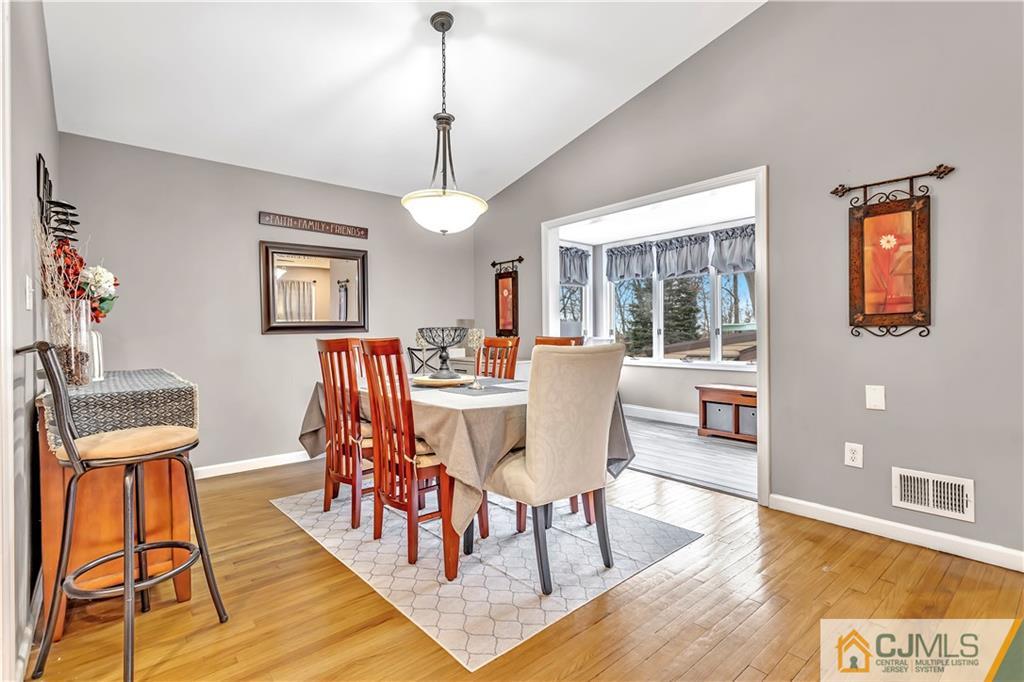10 Harmon Road Edison, NJ 08837 - Photo 6 of 35