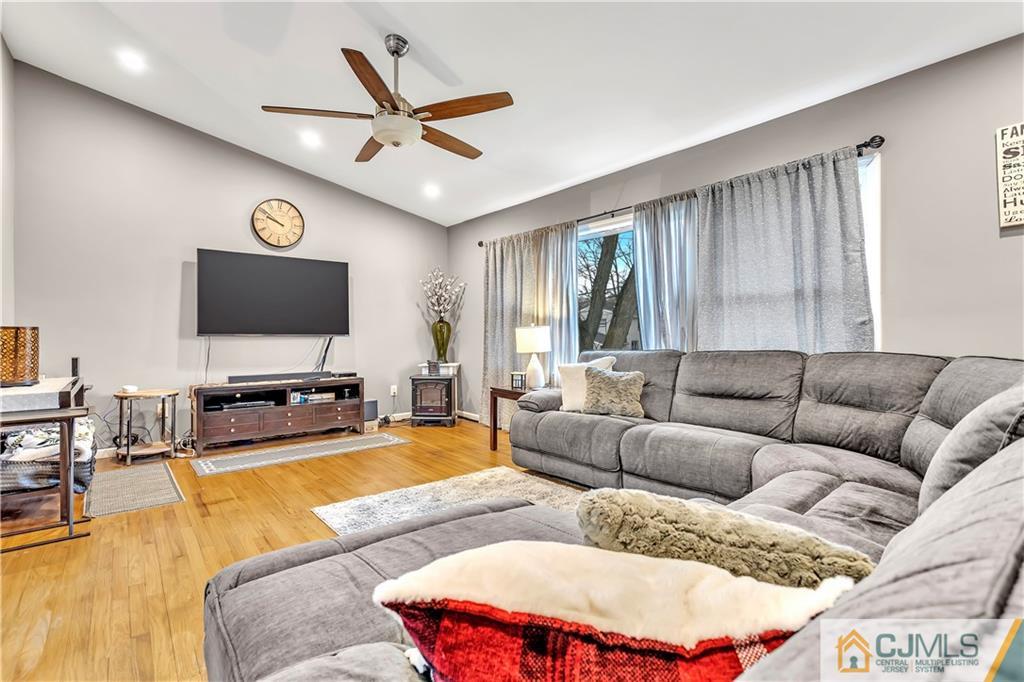 10 Harmon Road Edison, NJ 08837 - Photo 8 of 35