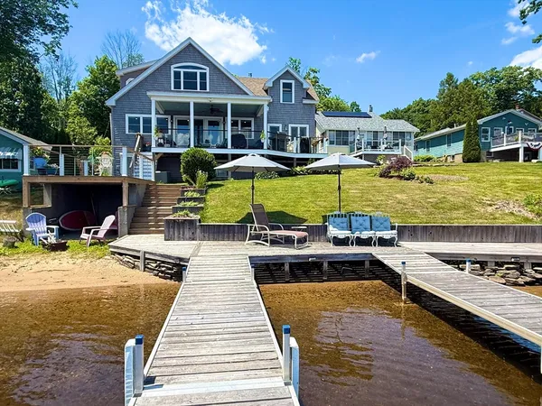 $925,000 | 121 Maple Street, East Brookfield, MA 01515