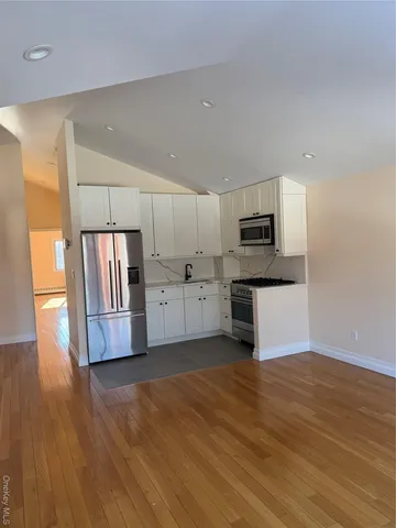 $1,200,000 | 2228 Norton Avenue | Castle Hill