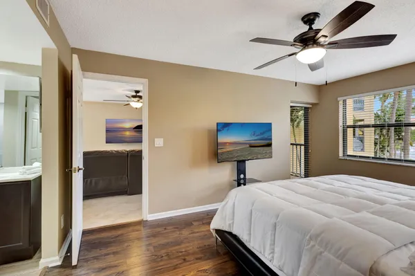 $2,900 | 600 Uno Lago Drive, Unit 205, Juno Beach, FL 33408