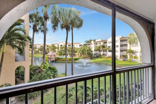 $2,900 | 600 Uno Lago Drive, Unit 205, Juno Beach, FL 33408