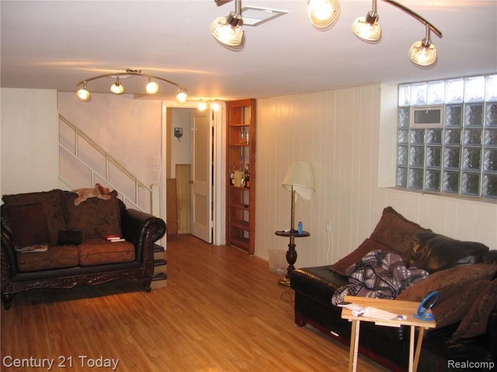 17601 Cornell Road Southfield, MI 48075 - Photo 23 of 24 IMG_1591.JPG