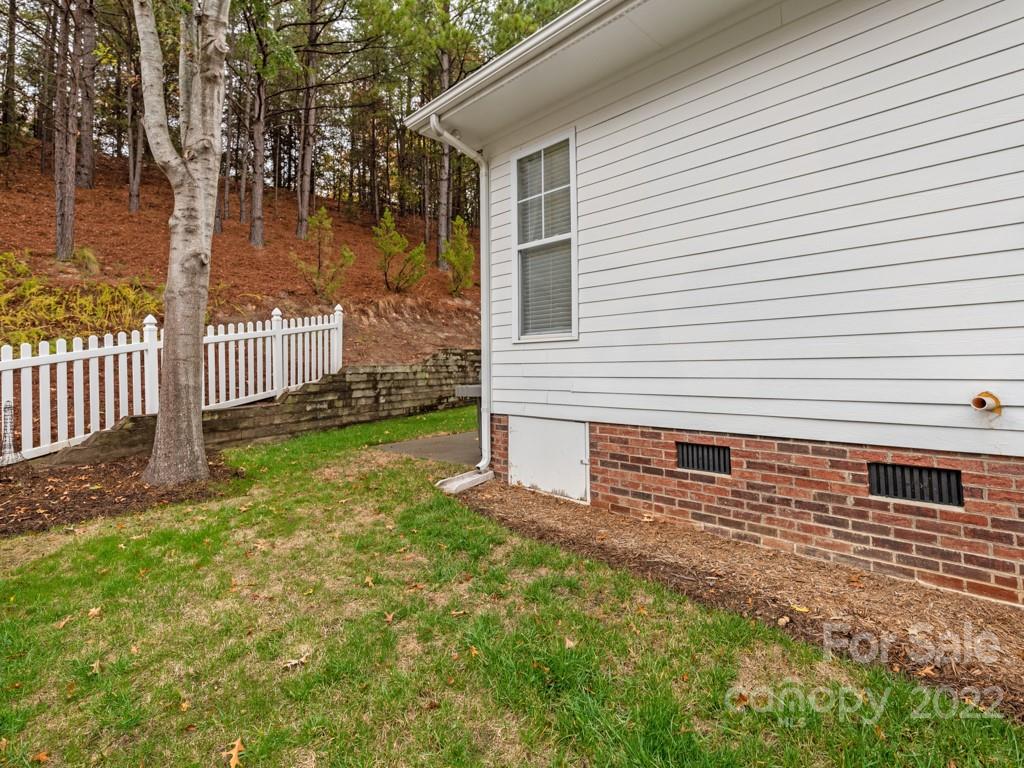 7332 Cascading Pines Drive Tega Cay, SC 29708 - Photo 30 of 36 Gallery Image 30