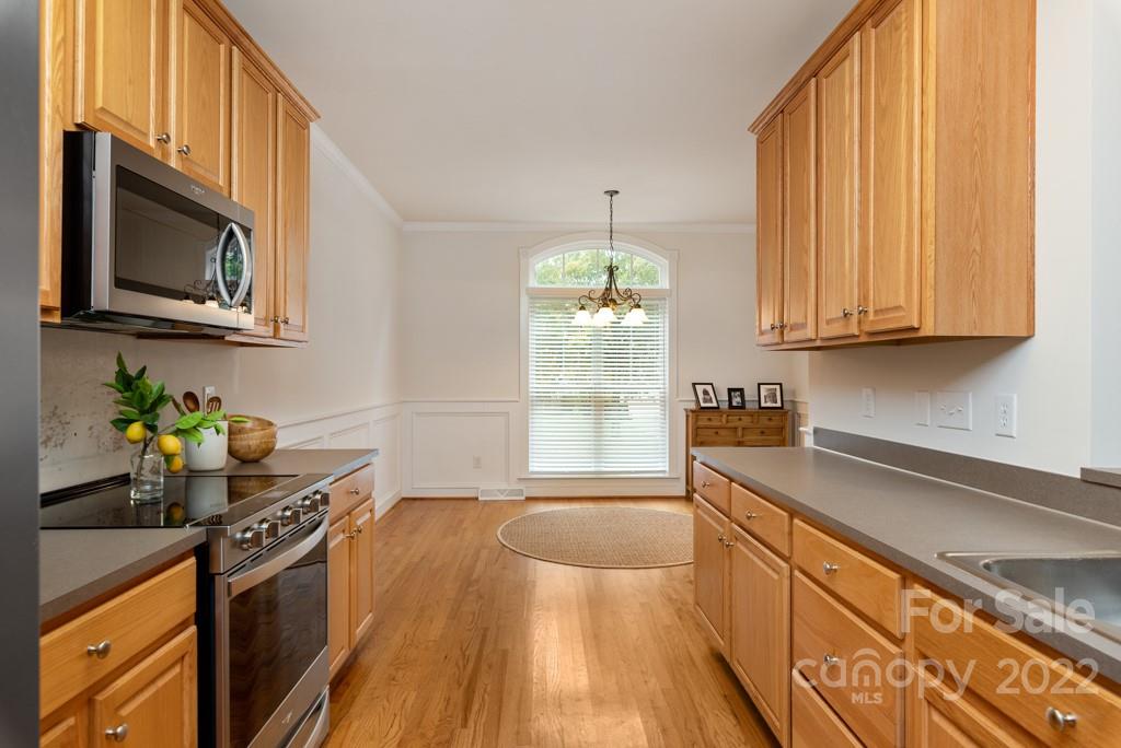 7332 Cascading Pines Drive Tega Cay, SC 29708 - Photo 10 of 36 Gallery Image 10