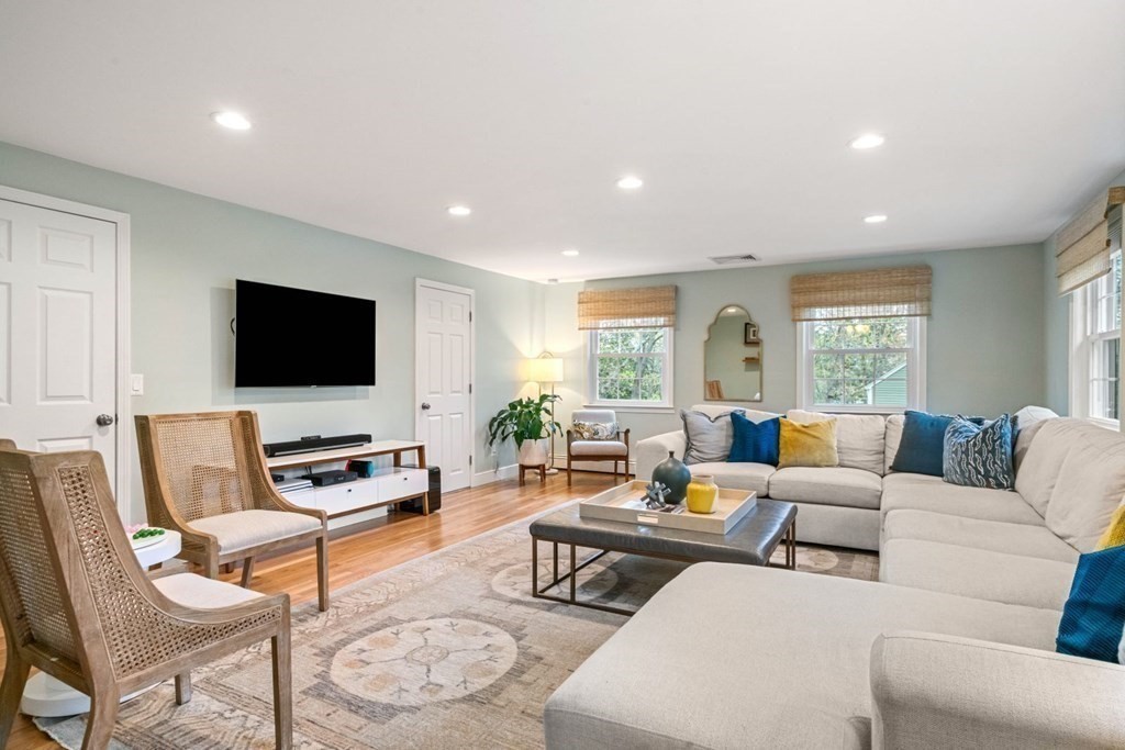58 Baskin Road Lexington, MA 02421 - Photo 3 of 32 Gallery Image 3
