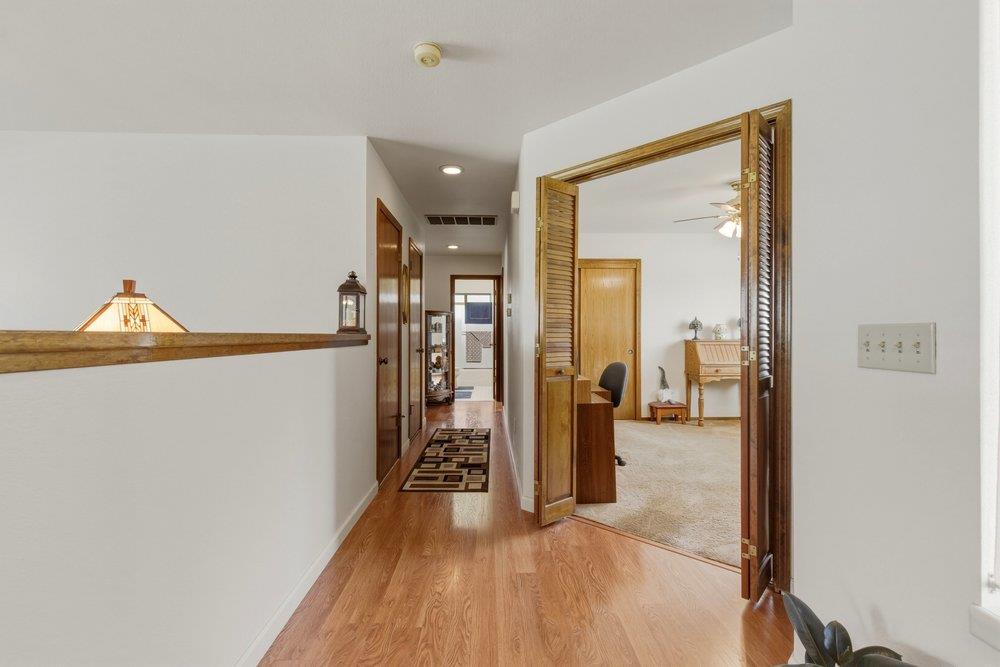 805 South Ridgemark Drive Hollister, CA 95023 - Photo 12 of 42