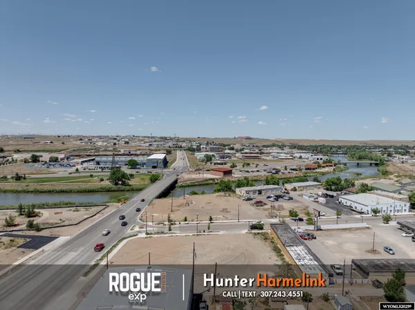 $500,000 | 935 West Yellowstone Highway, Casper, WY 82601