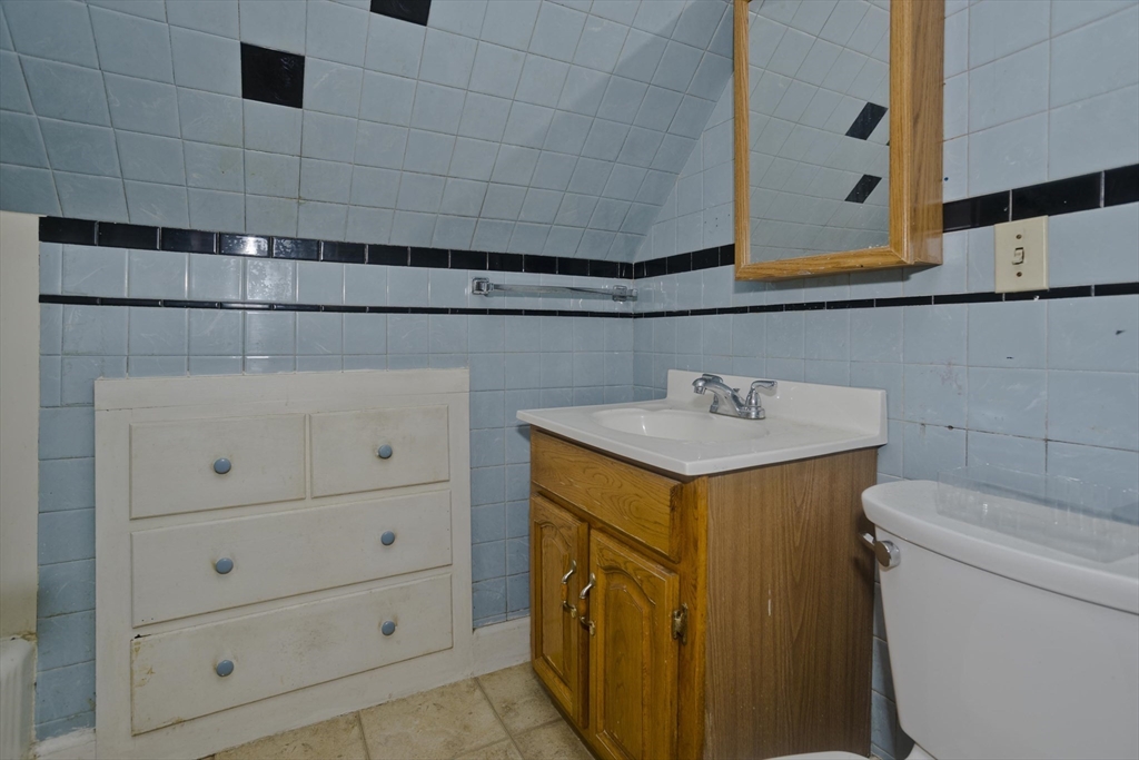 676 Front Street Chicopee, MA 01013 - Photo 13 of 28