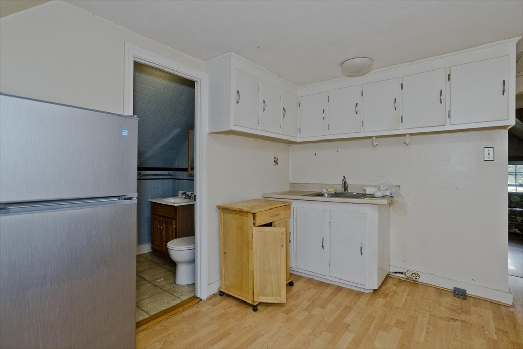 676 Front Street Chicopee, MA 01013 - Photo 14 of 28