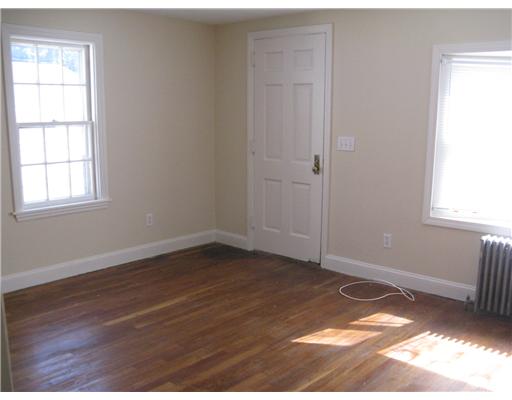 11 Anoka Road Warwick, RI 02889 - Photo 11 of 11 Living Room.