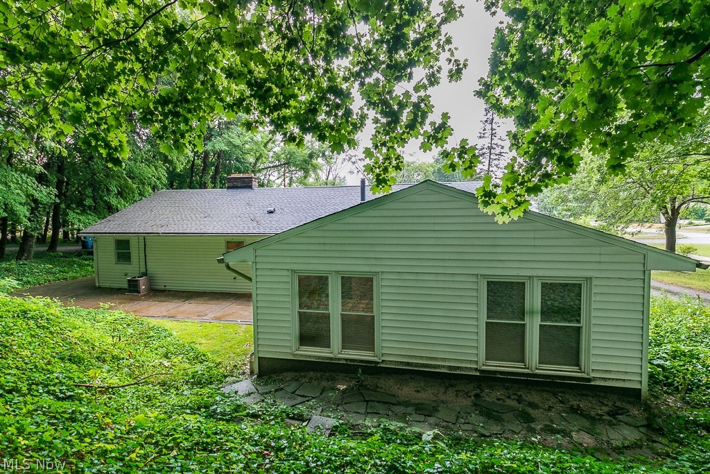 38036 Ridge Road Willoughby, OH 44094 - Photo 28 of 31
