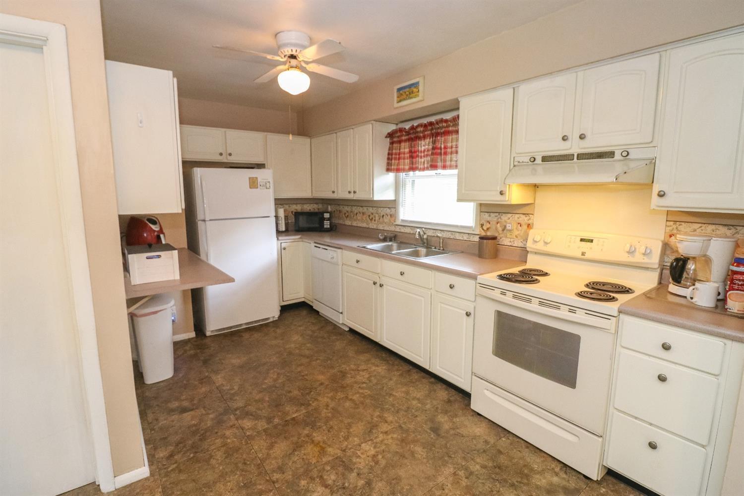 2077 Minton Road Hamilton, OH 45013 - Photo 4 of 25