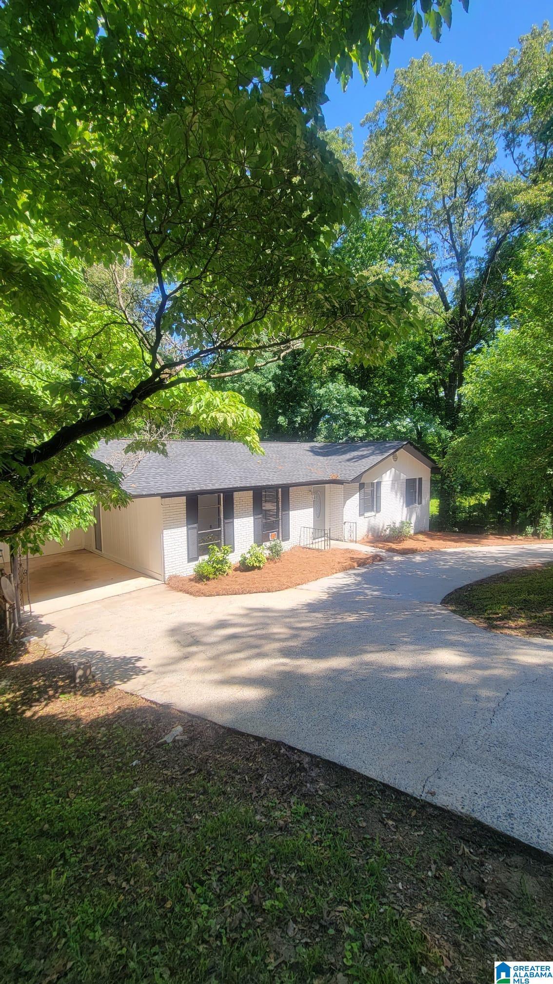 515 Ridge Avenue Bessemer, AL 35020 - Photo 2 of 18
