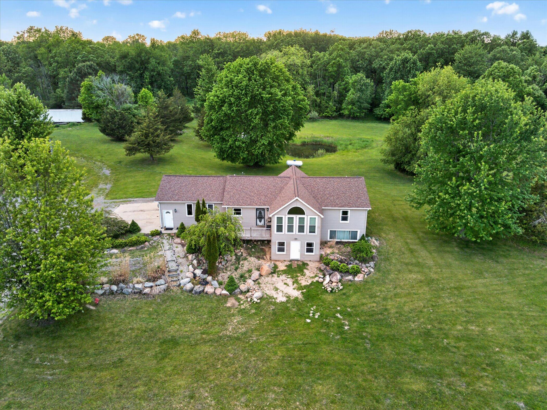 5569 South Corey Road Perry, MI 48872 - Photo 50 of 61 59-5569-S-Corey-Rd-Perry-MI-48872-Window