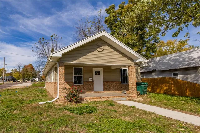 $179,000 | 100 East Bond Street, Monett, MO 65708