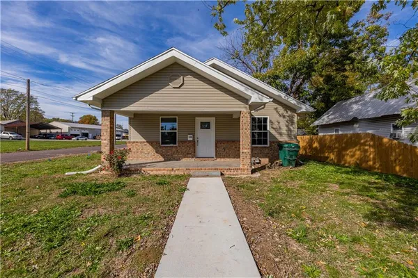 $179,000 | 100 East Bond Street, Monett, MO 65708