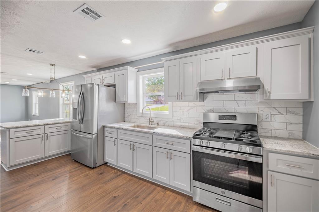 100 East Bond Street Monett, MO 65708 - Photo 6 of 12