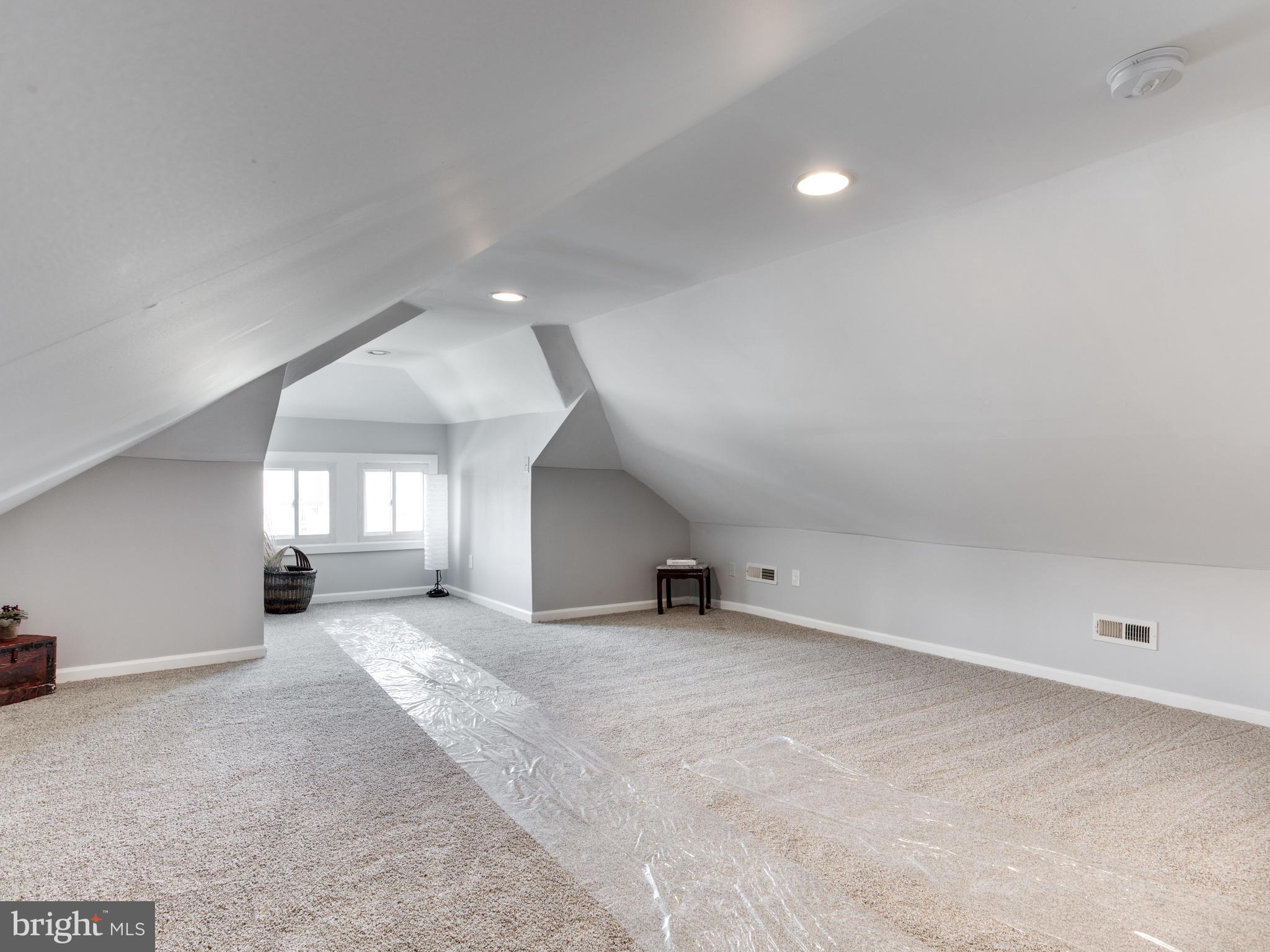 200 West Hilltop Road Baltimore, MD 21225 - Photo 19 of 30 Huge Finsihed Attic Master Bedroom