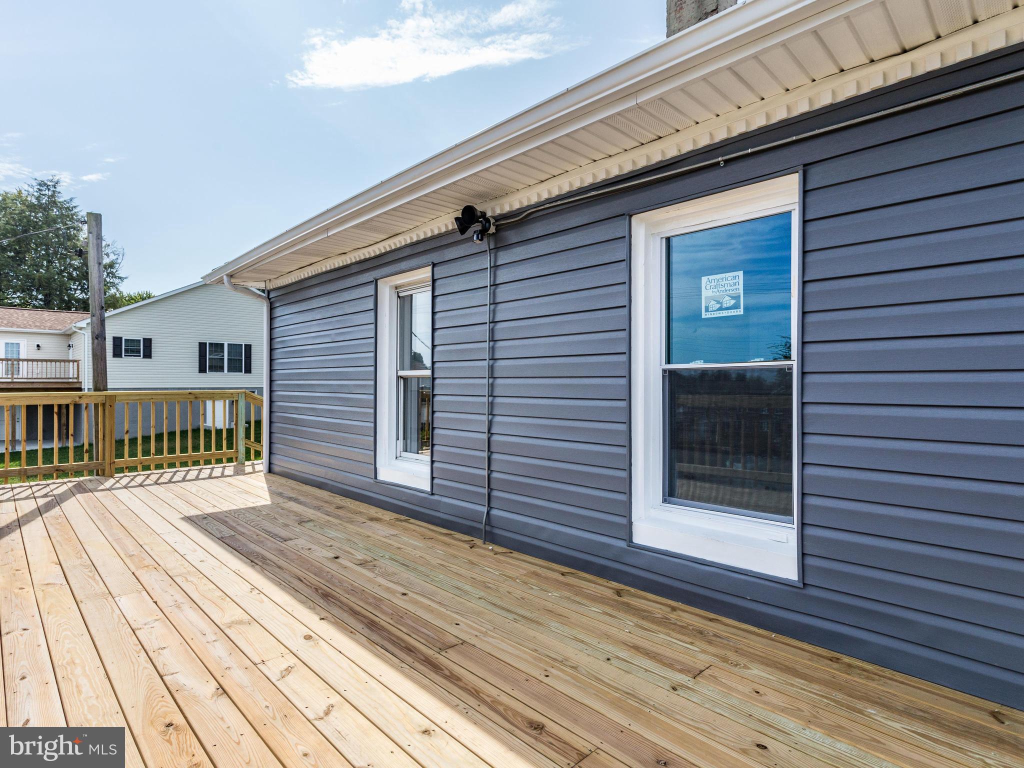 200 West Hilltop Road Baltimore, MD 21225 - Photo 27 of 30 Deck
