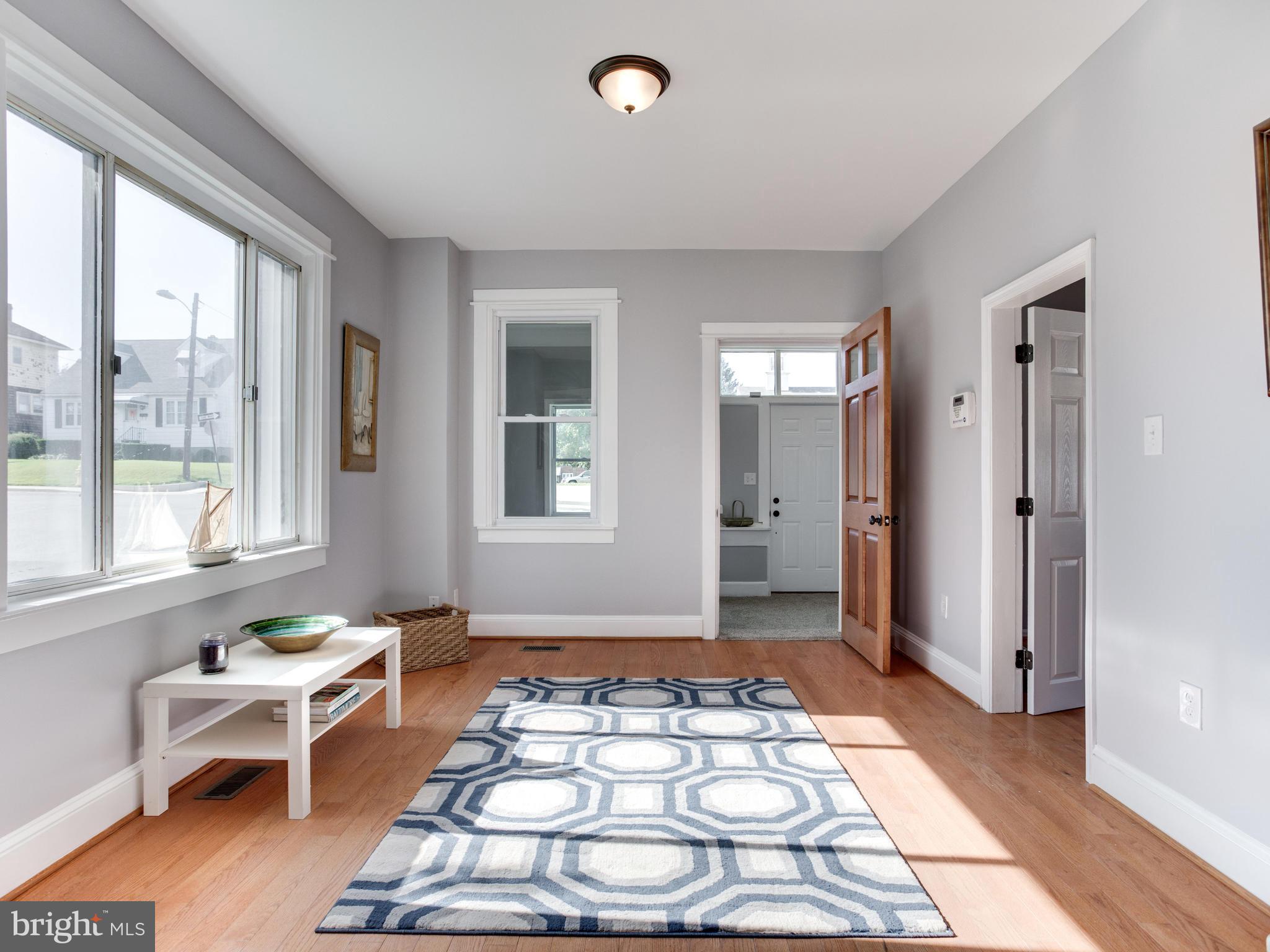200 West Hilltop Road Baltimore, MD 21225 - Photo 5 of 30 Large Windows/Lots of Natural Light