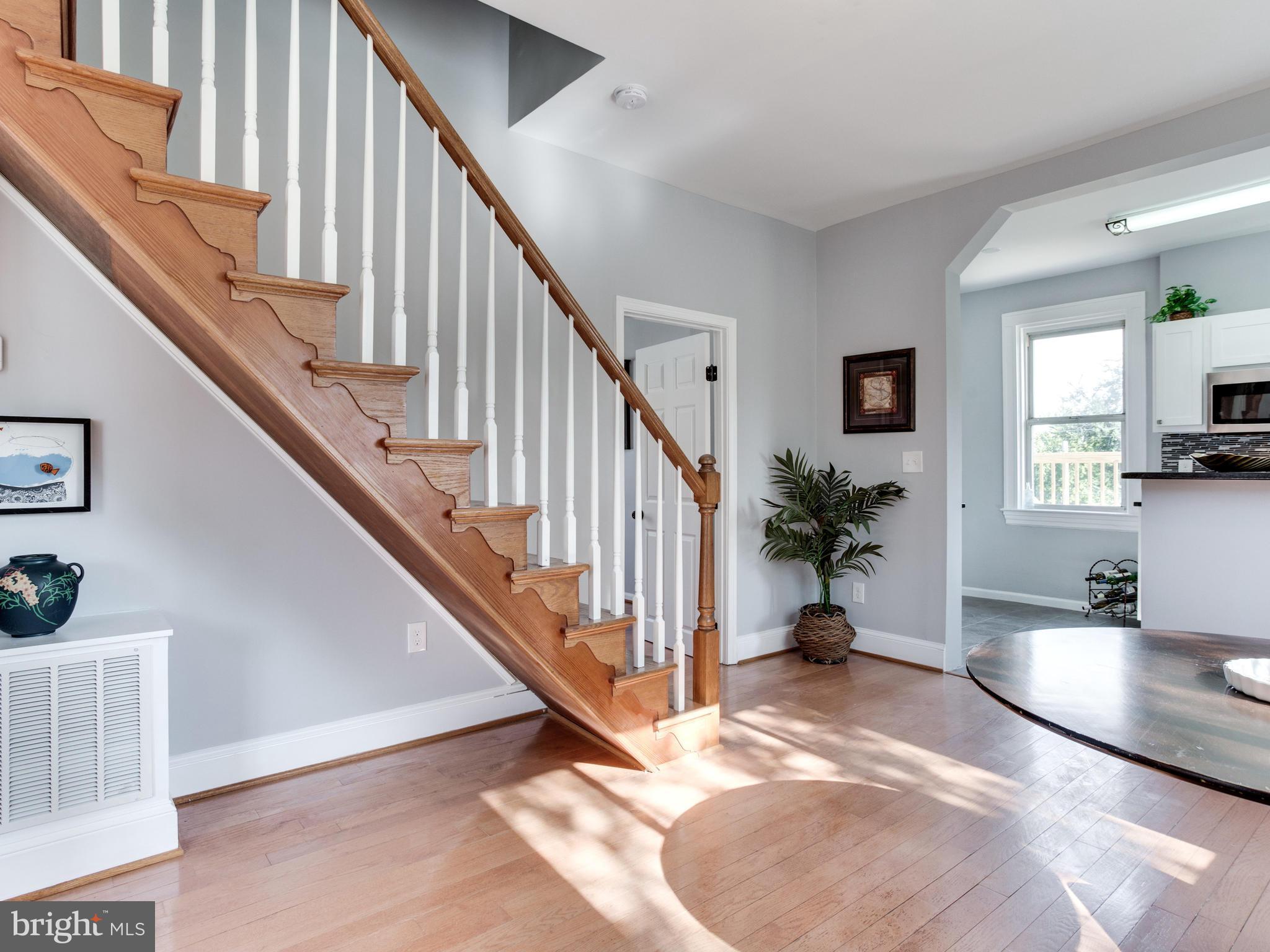 200 West Hilltop Road Baltimore, MD 21225 - Photo 8 of 30 Dining Room