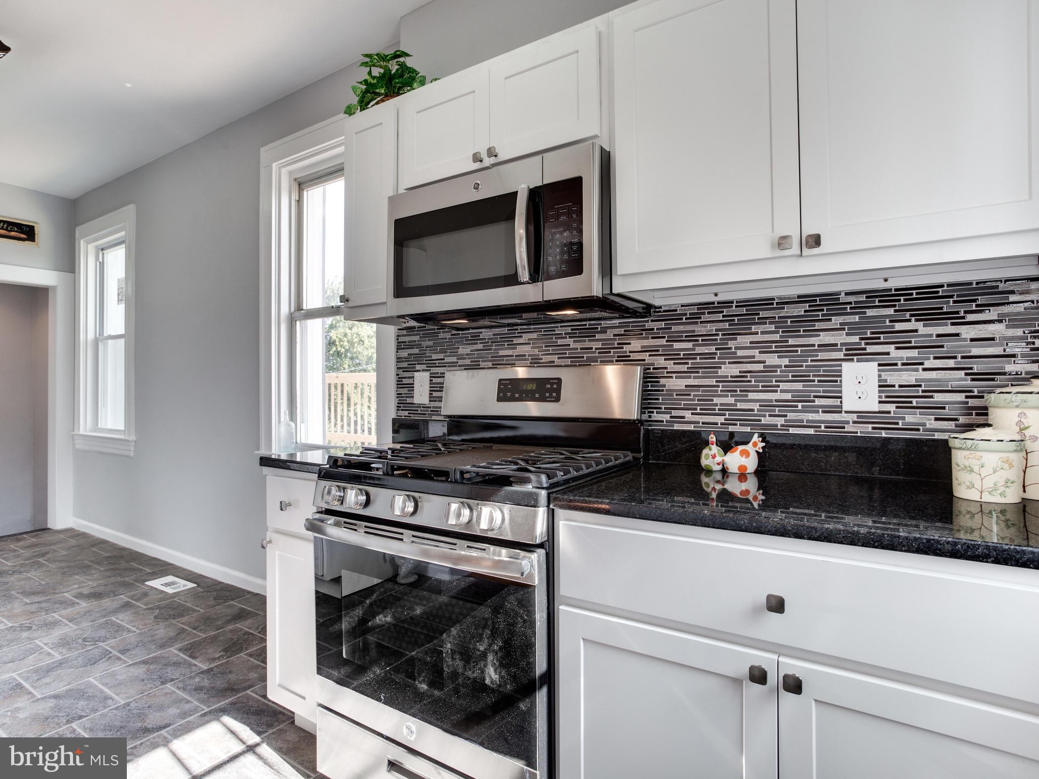 200 West Hilltop Road Baltimore, MD 21225 - Photo 10 of 30 Brand New Gourmet Kitchen