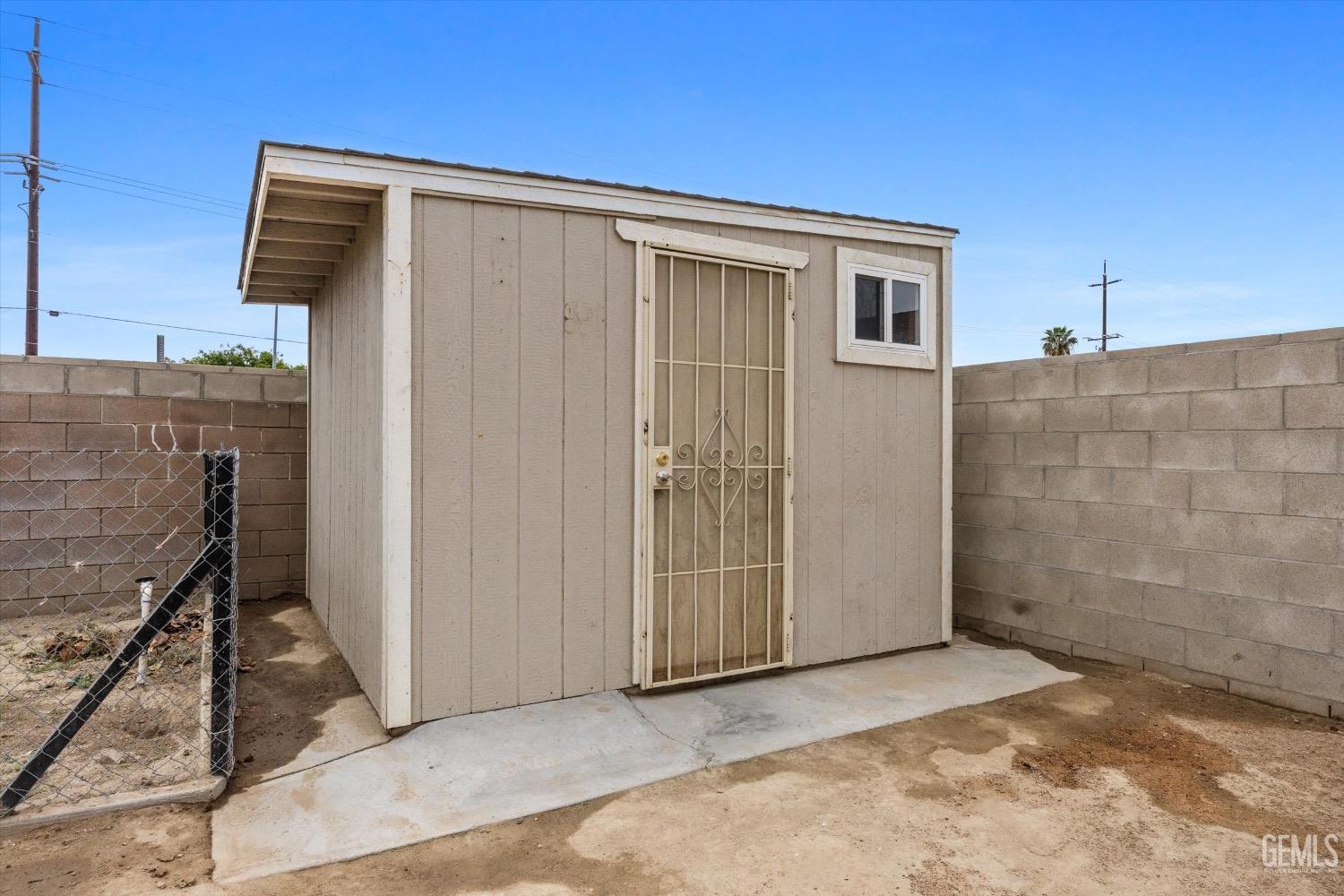 Undisclosed Address Bakersfield, CA 93307 - Photo 41 of 47 a view of a back yard of the building