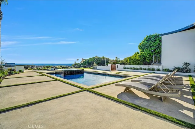 a view of a tennis court