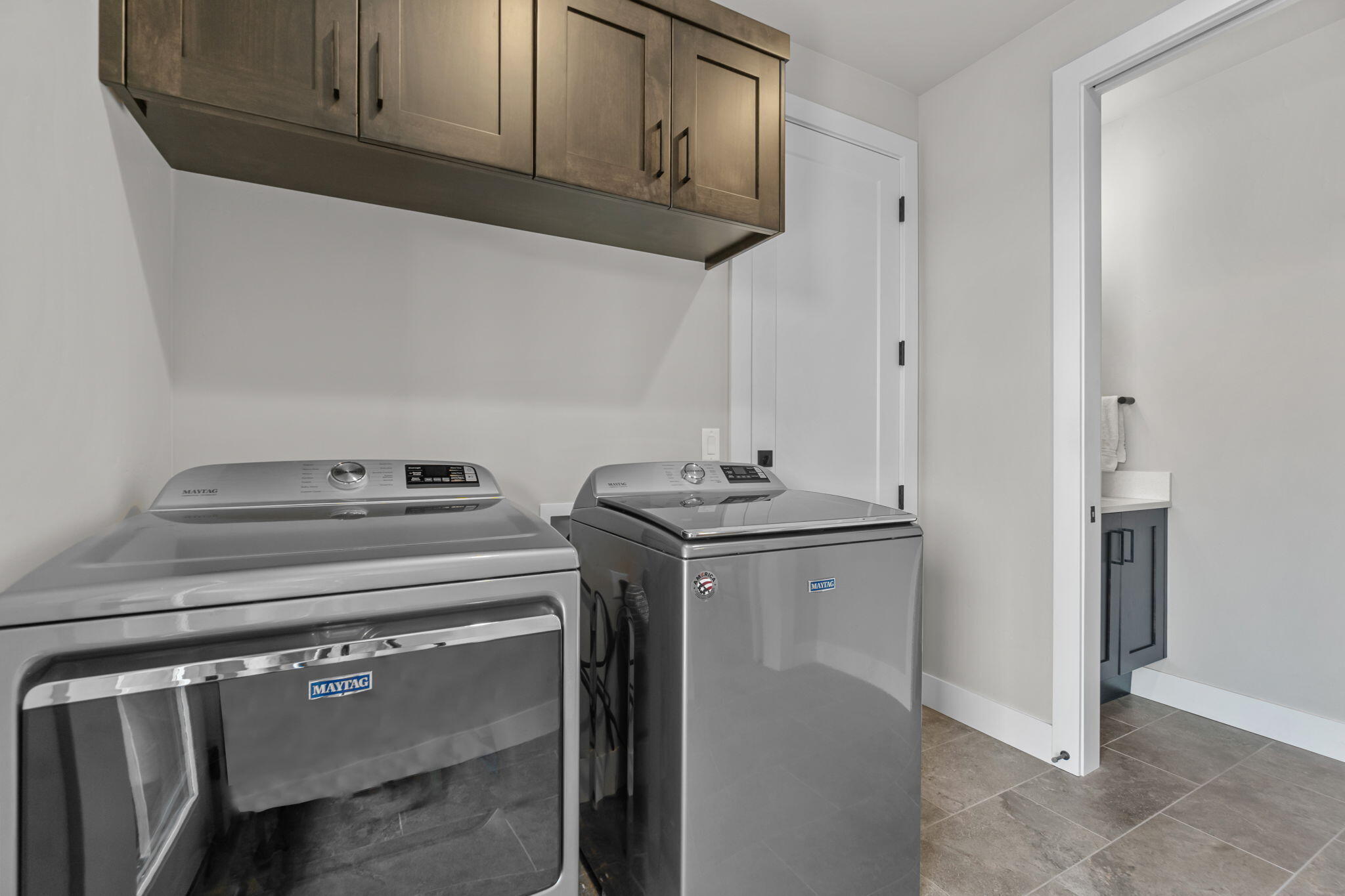 61304 Howe Way Bend Bend, OR 97702 - Photo 15 of 32 Laundry Room