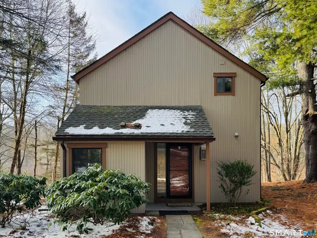 $2,950 | 2 Highland Square, Unit 2, Avon, CT 06001