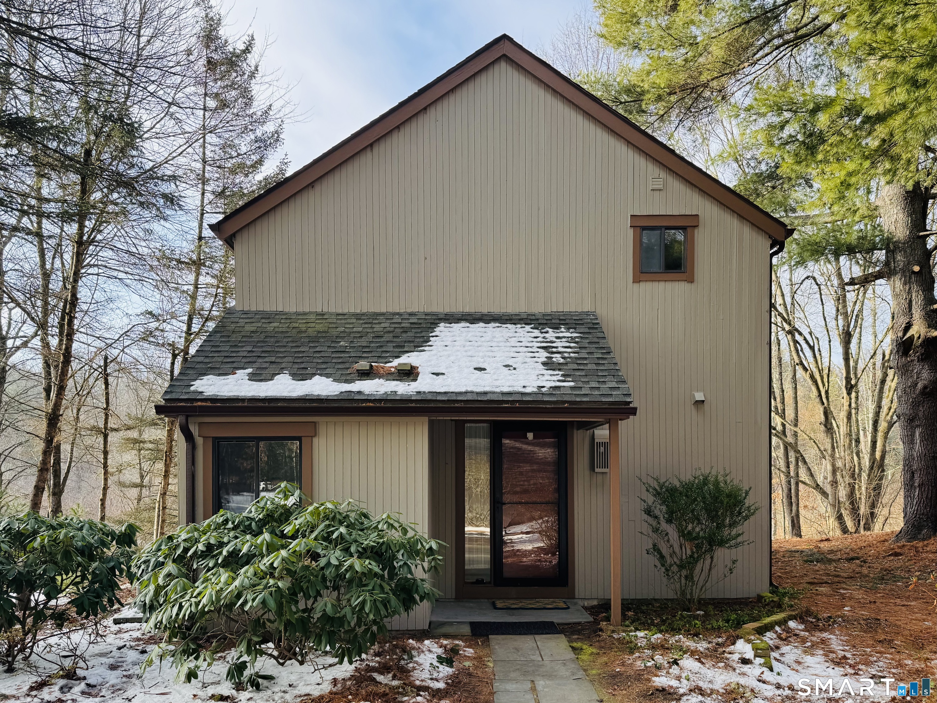 2 Highland Square, Unit 2 Avon, CT 06001 - Photo 1 of 40 a front view of a house with garden