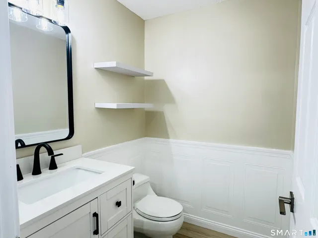 $2,950 | 2 Highland Square, Unit 2, Avon, CT 06001