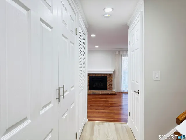 $2,950 | 2 Highland Square, Unit 2, Avon, CT 06001