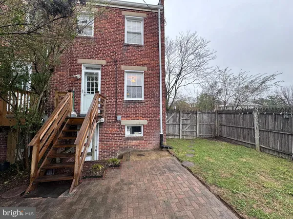 $3,900 | 1600 Princess Street, Alexandria, VA 22314