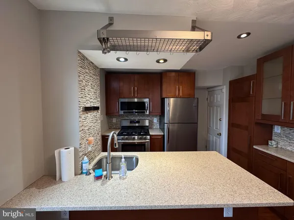 $3,900 | 1600 Princess Street, Alexandria, VA 22314