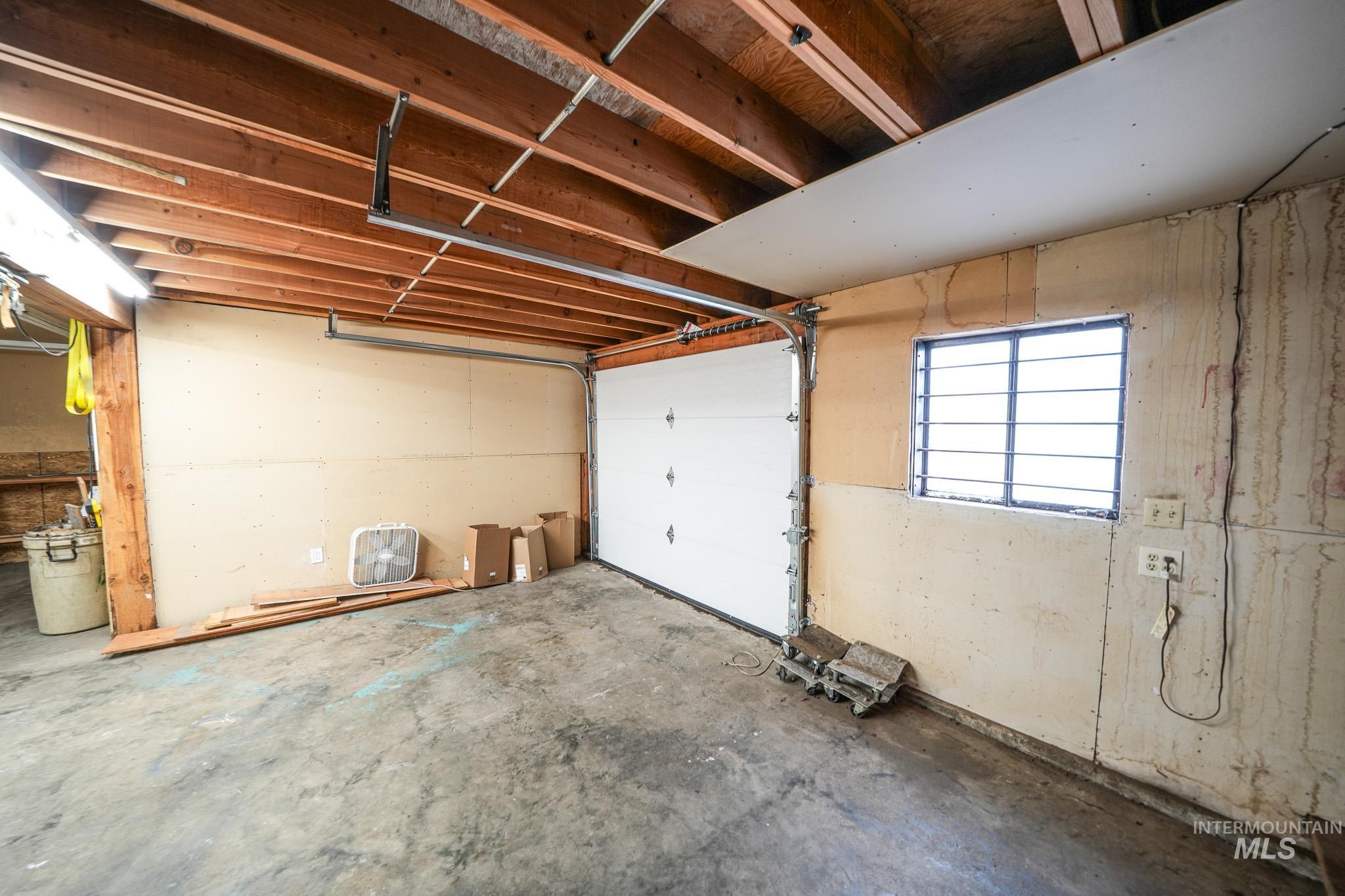 10 Main Street South Pierce, ID 83546 - Photo 19 of 27 View of garage