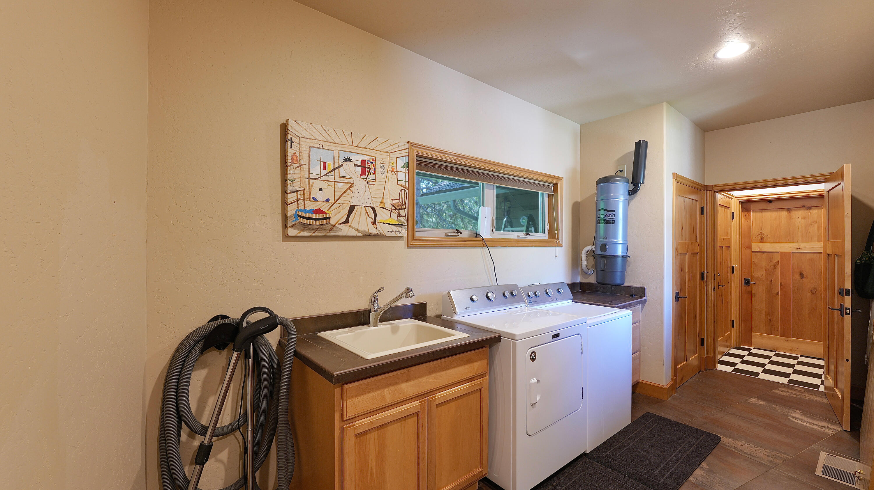 343 Rene Drive Shady Cove, OR 97539 - Photo 43 of 152 Laundry Room