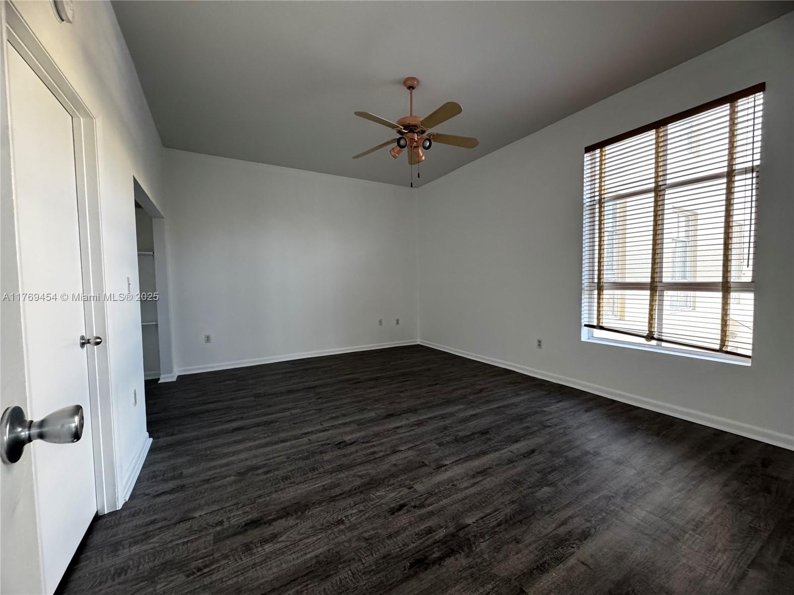 7420 West 20th Avenue, Unit 237 Hialeah, FL 33016 - Photo 17 of 29 Master Beddroom