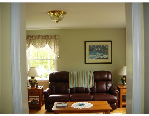 164 Princes Point Road Yarmouth, ME 04096 - Photo 8 of 21 Den/Family/Great Room.