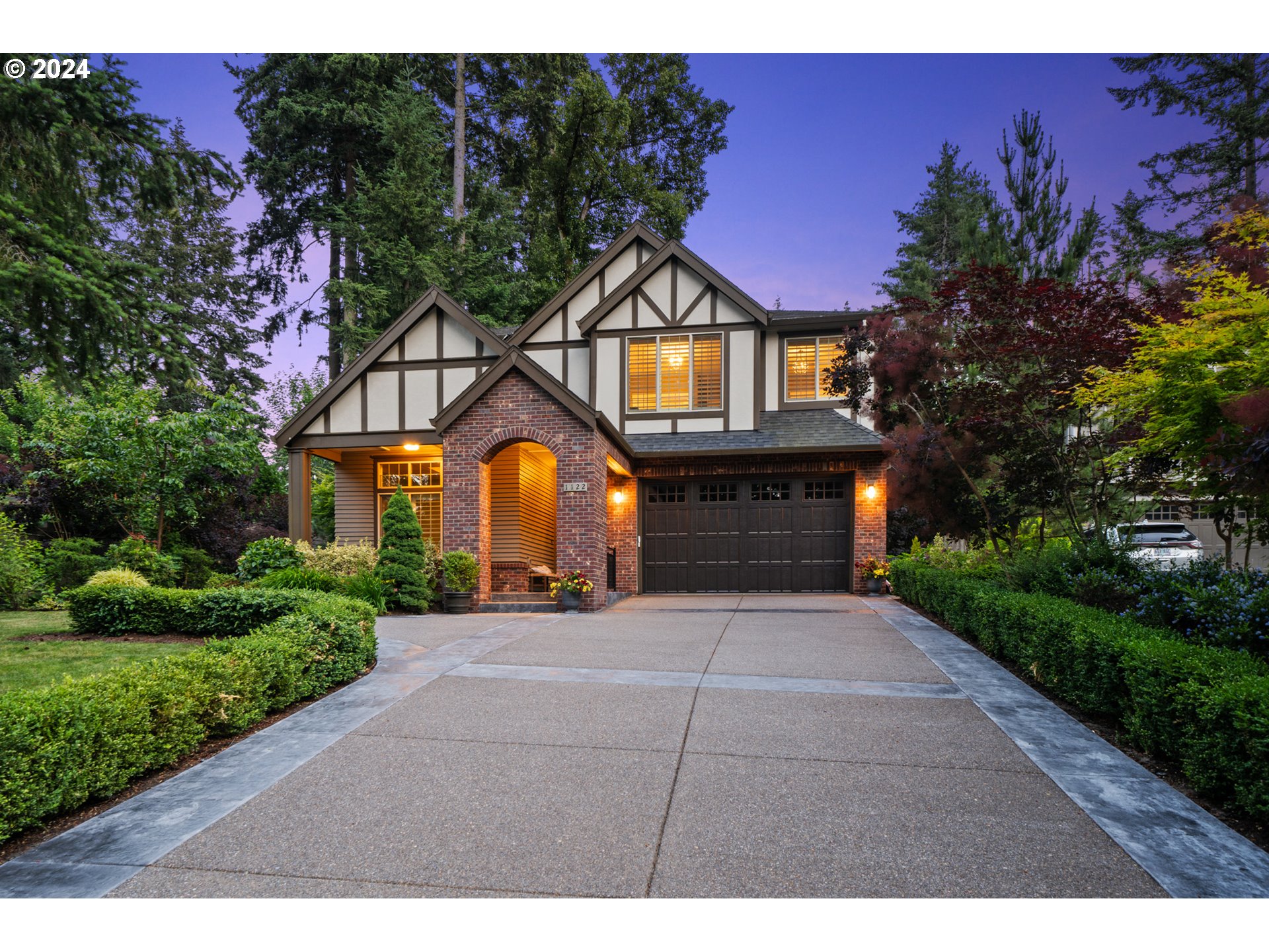 1122 Bayberry Road Lake Oswego, OR 97034 - Photo 1 of 48 Gallery Image 1