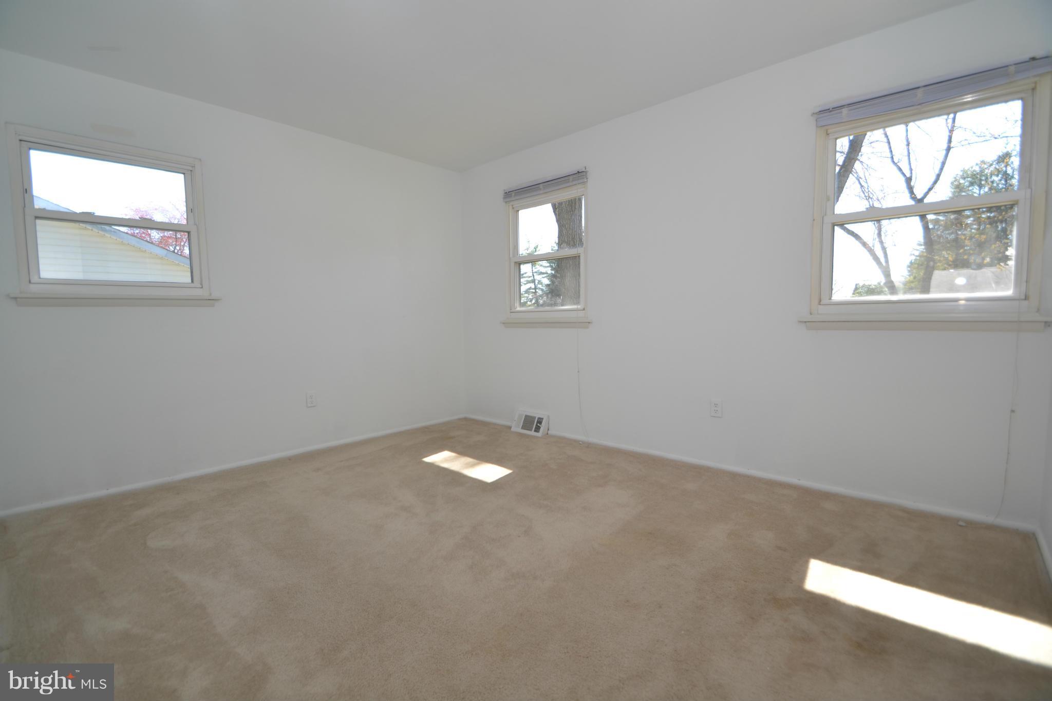 307 Highfalcon Road Reisterstown, MD 21136 - Photo 14 of 26 an empty room with a window