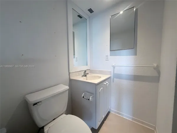 $2,750 | 4001 South Ocean Drive, Unit 8H, Hollywood, FL 33019