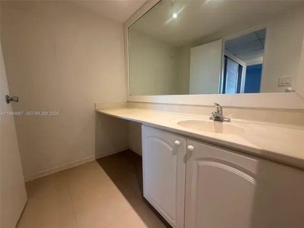 $2,750 | 4001 South Ocean Drive, Unit 8H, Hollywood, FL 33019