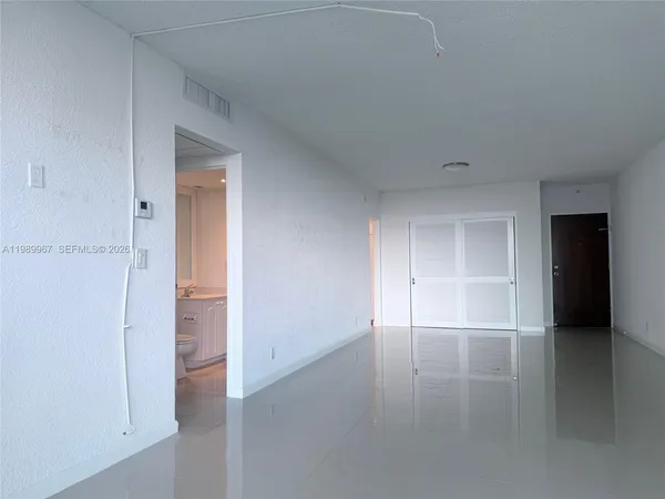 $2,750 | 4001 South Ocean Drive, Unit 8H, Hollywood, FL 33019