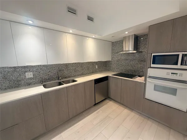 $2,750 | 4001 South Ocean Drive, Unit 8H, Hollywood, FL 33019