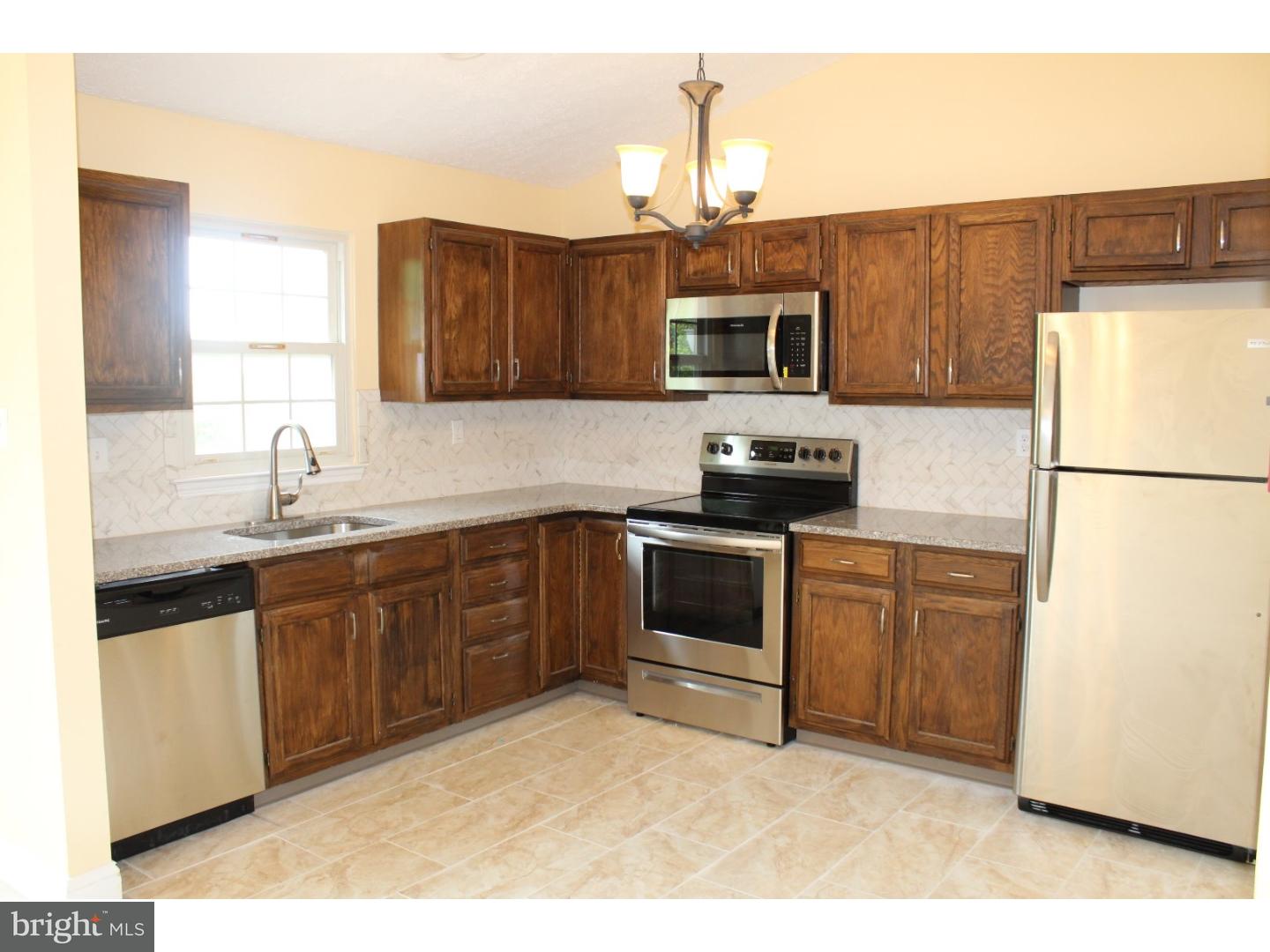 74 Lomond Road Williamstown, NJ 08094 - Photo 2 of 19 Gallery Image 2