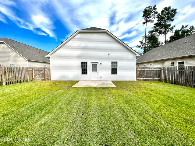 $2,250 | 5582 Sycamore Street, Wilmington, NC 28403